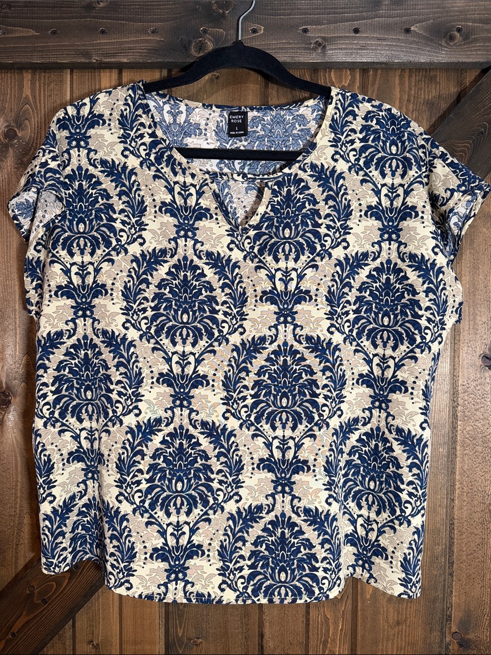 Emery Rose Cream & Navy Damask Short Sleeve Blouse